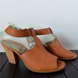 Paul Green Madonna ankle camel size 5.5